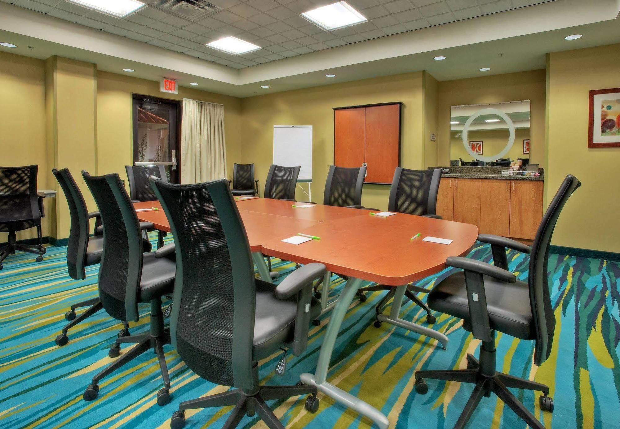 Springhill Suites By Marriott Baton Rouge North / Airport Facilities photo